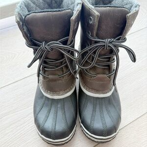 7 size Sorel Black and Gray Winter Boots